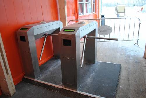 Двухштанговый тумбовый турникет Gotschlich Modul Cross 2-Arm