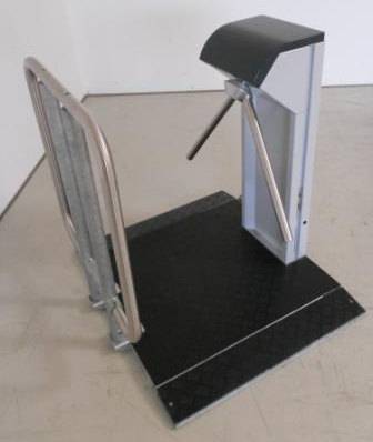 Двухштанговый турникет Gotschlich Compact 2-Arm на мобильной платформе