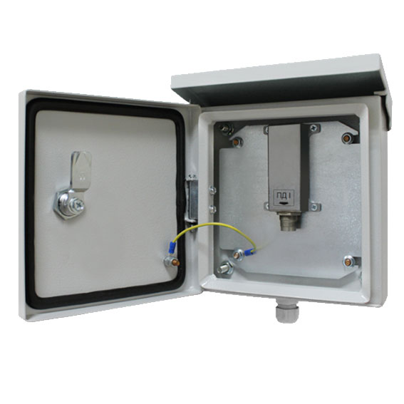 Периметровое радиоволновое средство обнаружения Трезор-R 02, двухканальный Периметровое радиоволновое средство обнаружения Трезор-R 02, двухканальный