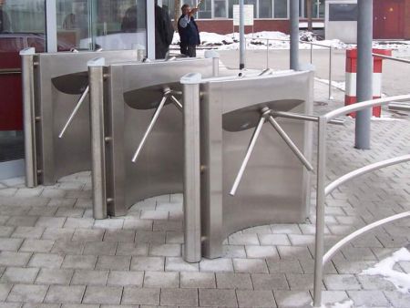 Трехштанговый тумбовый турникет-трипод Gotschlich Calypso 3-Arm (6CAL3AEC) Трехштанговый тумбовый турникет-трипод Gotschlich Calypso 3-Arm (6CAL3AEC)