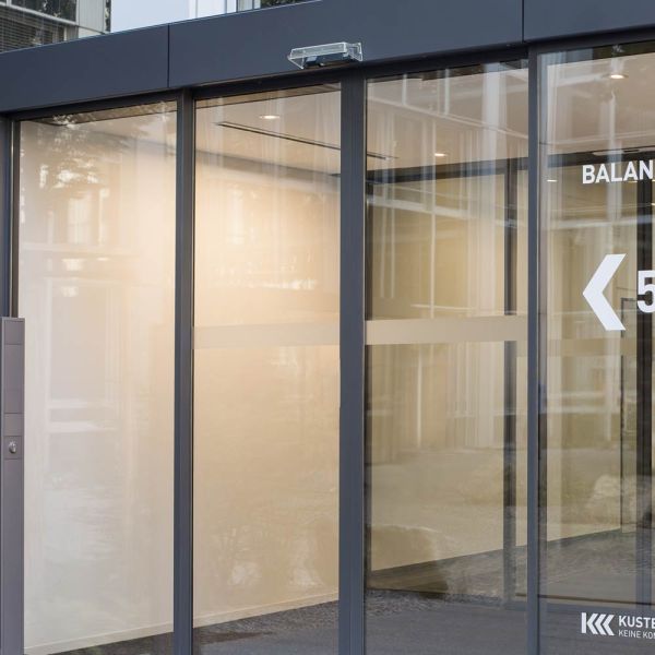 Система раздвижных дверей dormakaba ST FLEX Secure Система раздвижных дверей dormakaba ST FLEX Secure