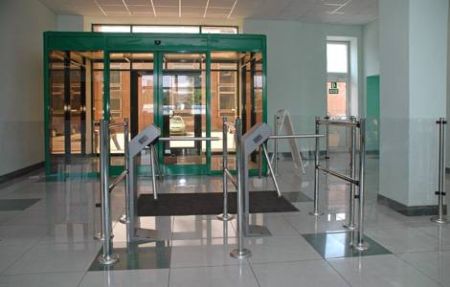 Турникет-трипод PERCo-TTR-04.1E из окрашенной стали, черный с блестками (с планками Антипаника)