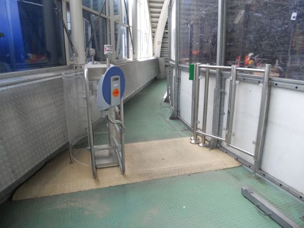 Роторный четырехлопастной олуростовой турникет Gotschlich Vario 1100 E-90 (6VAR11E4A)