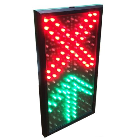 Светофор светодиодный двухсекционный Инфопаркинг ИС-Р3/24/2, 200 мм (красный крест, зелёная стрелка)