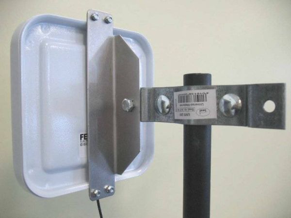 Узконаправленная антенна FEIG ANT.U170/170 UHF для считывателей OBID i-scan UHF