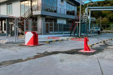 Противотаранный шлагбаум ПШВ-СБ (Л) 6000 вертикальный, электромеханический, 3,5 тонны