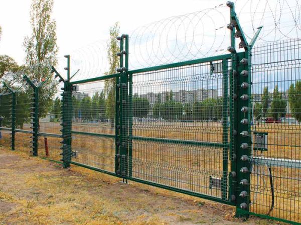 Система охраны с нелетальным электрошоковым воздействием Молния Система охраны с нелетальным электрошоковым воздействием Молния