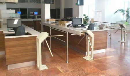 Турникет-трипод PERCo-T-5 из окрашенной стали (с планками)