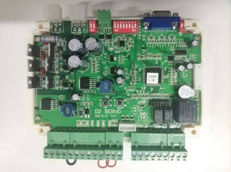 Шлагбаум автоматический ZKTeco ProBG3130R, со складной стрелой 3 м, правый