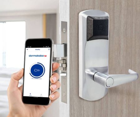 Электронный замок dormakaba Saflok RT Plus ESM, c BLE, черный (79PS03012EF32-BK )