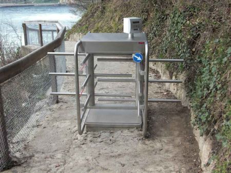 Двухпроходный роторный двухлопастной полуростовой турникет Gotschlich Vario 1100 D-180 (6VAR11D2A)