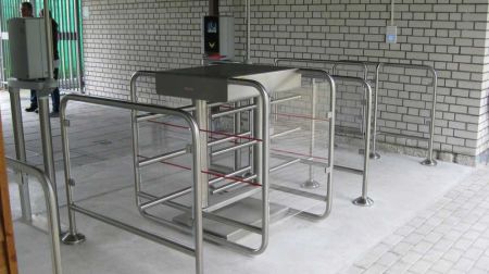 Двухпроходный роторный четырехлопастной полуростовой турникет Gotschlich Vario 1100 D-90 (6VAR11D4A)