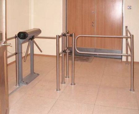 Стационарное ограждение PERCo BH02 (925мм) с заполнением Стационарное ограждение PERCo BH02 (925мм) с заполнением