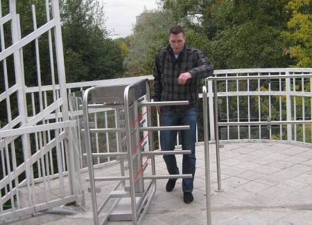 Роторный четырехлопастной полуростовой турникет Gotschlich Vario 1300 E-90 (6VAR13E4A) Роторный четырехлопастной полуростовой турникет Gotschlich Vario 1300 E-90 (6VAR13E4A)