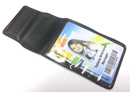 Бейдж виниловый вертикальный на магните (62х90)