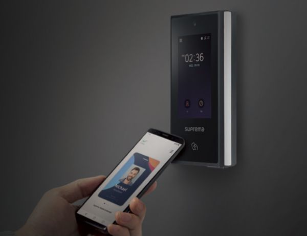 Мультиформатный терминал Suprema X-Station 2 XS2-DPB с идентификацией по картам, смартфонам и пин-кодам