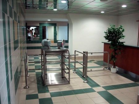 Двухпроходный роторный четырехлопастной полуростовой турникет Gotschlich Vario 1100 D-90 (6VAR11D4A)