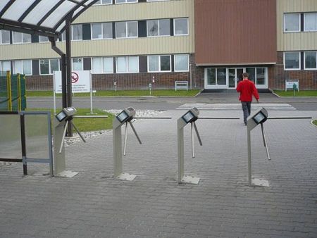 Турникет-трипод PERCo-TTR-04.1R из окрашенной стали, светло-бежевый (с планками Антипаника)