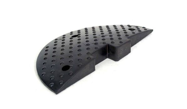 Искусственная дорожная неровность ИДН-500-2 с усиленным креплением (концевой элемент)