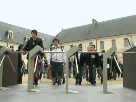 Турникет-трипод PERCo-TTR-04.1R из окрашенной стали, светло-бежевый (с планками Антипаника)