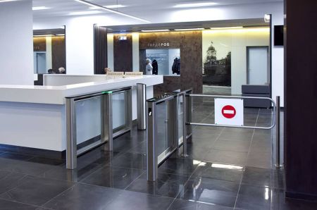 Стационарное ограждение PERCo BH02 (1425мм) с заполнением Стационарное ограждение PERCo BH02 (1425мм) с заполнением