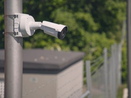 Тепловизионная уличная камера Axis Q1951-E (19 мм) Тепловизионная уличная камера Axis Q1951-E (19 мм)