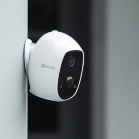 Уличная IP-камера Wi-Fi 2Мп Ezviz C3A (2.2 мм) с базовой станцией W2D Уличная IP-камера Wi-Fi 2Мп Ezviz C3A (2.2 мм) с базовой станцией W2D