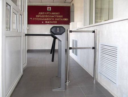 Стационарное ограждение PERCo BH02 (925мм) с заполнением Стационарное ограждение PERCo BH02 (925мм) с заполнением