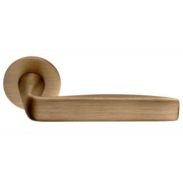 Комплект ручек dormakaba VIVA VV12Y с накладкой под евроцилиндр