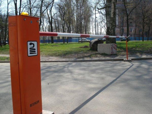 Шлагбаум автоматический Фантом Гранд-Арктик GA6000 с круглой стрелой 6 метров Шлагбаум автоматический Фантом Гранд-Арктик GA6000 с круглой стрелой 6 метров