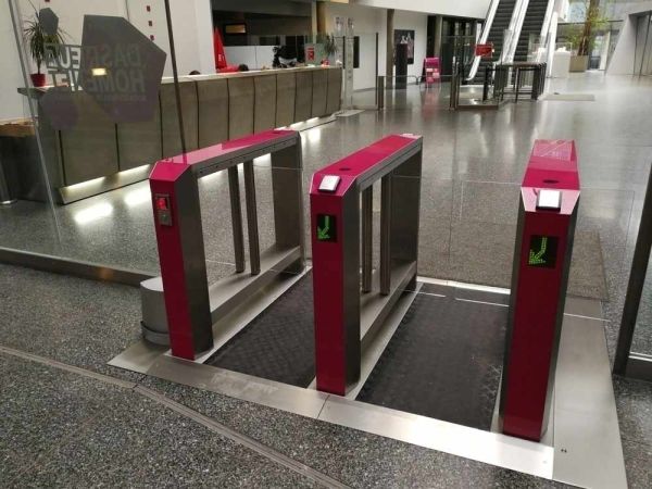 Распашной турникет Gotschlich Axioma DF VIP 1025H со сканером штрих-кода