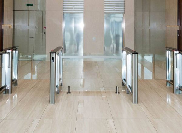 Мини-стойка PERCo BH06 2-00 для ограждения из закаленного стекла