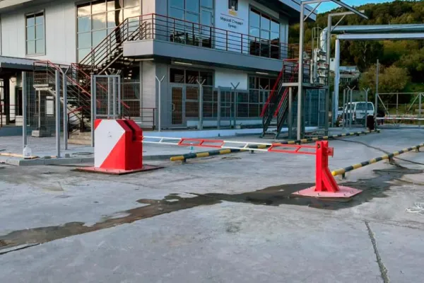 Противотаранный шлагбаум ПШВ-СБ (Л) 6000 вертикальный, механический, 3,5 тонны