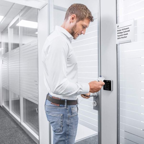 Считыватель dormakaba 9112-K6 MRD (TP4) с сенсорной клавиатурой