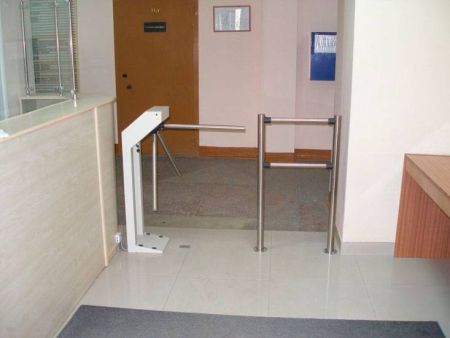 Турникет-трипод PERCo-T-5 из окрашенной стали (с планками)