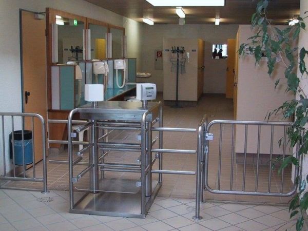 Двухпроходный роторный четырехлопастной полуростовой турникет Gotschlich Vario 1100 D-90