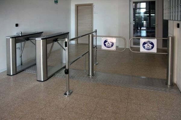 Калитка автоматическая PERCo WMD-05S (створка 650 мм) Калитка автоматическая PERCo WMD-05S (створка 650 мм)